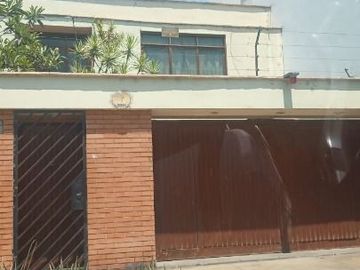 Vendo Casa En Urb. Los Sauces