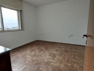 Amplio departamento de dos dormitorios en venta