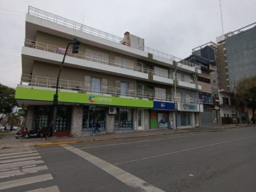 Amplio departamento de dos dormitorios en venta
