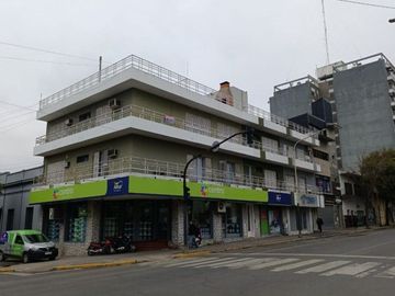 Amplio departamento de dos dormitorios en venta