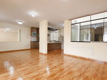 Venta De Departamento En Santa Anita Con Conexión A Gas Cálida