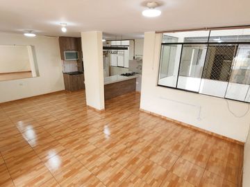 Venta De Departamento En Santa Anita Con Conexión A Gas Cálida