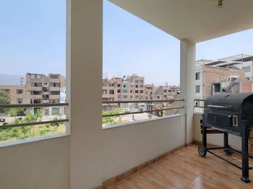 Venta De Departamento En Santa Anita Con Conexión A Gas Cálida