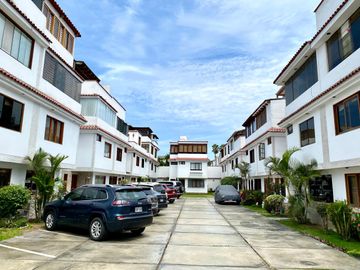 CASA EN CONDOMINIO PRIVADO