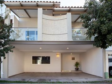 SE VENDE Casa en Sierra Nogal