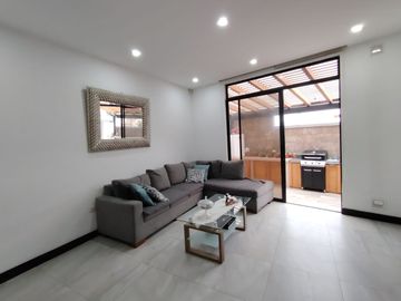 CASA EN VENTA SECTOR SAN JUAN DE CUMBAYA