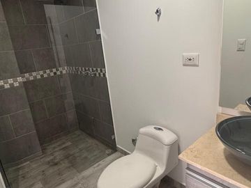 VENDO APARTAMENTO ULTIMO PISO EN NOGAL