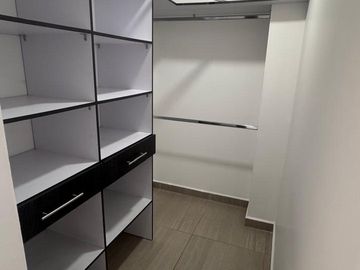 VENDO APARTAMENTO ULTIMO PISO EN NOGAL