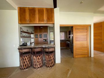 RESIDENCIA EN VENTA CON VISTA AL MAR