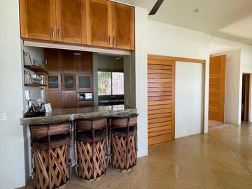 RESIDENCIA EN VENTA CON VISTA AL MAR