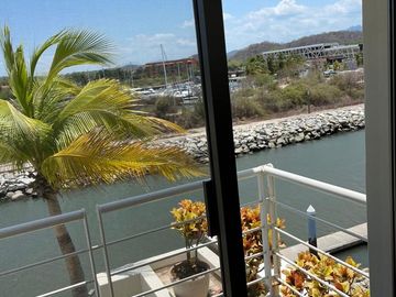 RESIDENCIA EN VENTA CON VISTA AL MAR