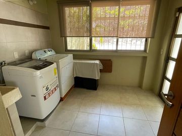 RESIDENCIA EN VENTA CON VISTA AL MAR