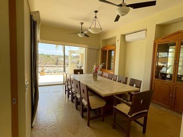 RESIDENCIA EN VENTA CON VISTA AL MAR