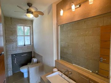 RESIDENCIA EN VENTA CON VISTA AL MAR