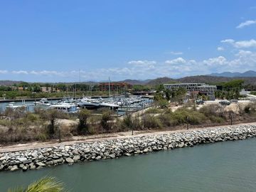 RESIDENCIA EN VENTA CON VISTA AL MAR