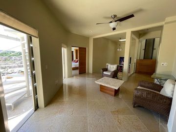RESIDENCIA EN VENTA CON VISTA AL MAR