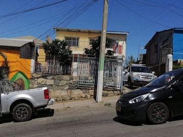~~OFERTON~~~98.000.000 CASA ANTIGUA DE 2 PISOS EN AVD PRINCIPAL BARON EN  VALPARAÍSO