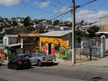 ~~OFERTON~~~98.000.000 CASA ANTIGUA DE 2 PISOS EN AVD PRINCIPAL BARON EN  VALPARAÍSO