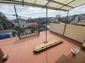 ~~OFERTON~~~98.000.000 CASA ANTIGUA DE 2 PISOS EN AVD PRINCIPAL BARON EN  VALPARAÍSO
