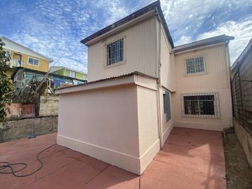 ~~OFERTON~~~98.000.000 CASA ANTIGUA DE 2 PISOS EN AVD PRINCIPAL BARON EN  VALPARAÍSO