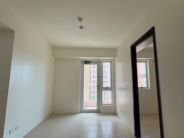 RFO Corner Unit 2 Bedroom with Balcony Condo in Pasig - 30,000 Monthly FOR SALE