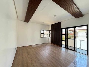 Brand New House w/ Swimming pool (RFO)