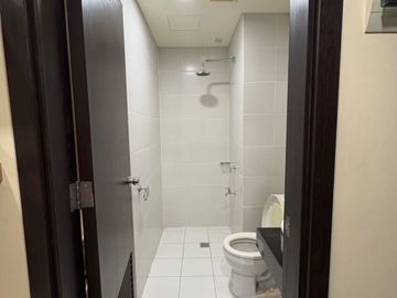 City View RFO 2 Bedroom Condo for sale near BGC, Megamall! 30k Monthly!