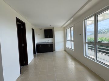 Affordable Rent to own condo 2 Bedroom with Balcony near BGC, Megamall, Shangri-la