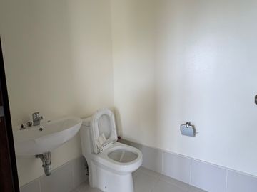 Affordable Rent to own condo 2 Bedroom with Balcony near BGC, Megamall, Shangri-la