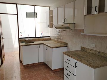 VENTA CASA  EN PRADERAS CONSTA DE  DOS DEPARTAMENTOS  INDEPENDIENTES ACABADOS A1