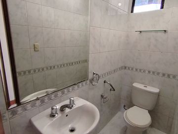 VENTA CASA  EN PRADERAS CONSTA DE  DOS DEPARTAMENTOS  INDEPENDIENTES ACABADOS A1