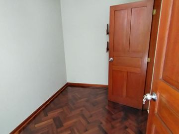 VENTA CASA  EN PRADERAS CONSTA DE  DOS DEPARTAMENTOS  INDEPENDIENTES ACABADOS A1