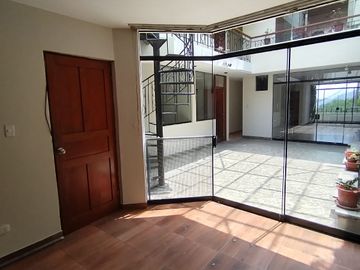 VENTA CASA  EN PRADERAS CONSTA DE  DOS DEPARTAMENTOS  INDEPENDIENTES ACABADOS A1