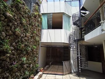VENTA CASA  EN PRADERAS CONSTA DE  DOS DEPARTAMENTOS  INDEPENDIENTES ACABADOS A1