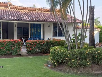 Casa Campestre en Venta Girardot, Ricaurte, Cundinamarca a una cuadra del Mall de Peñalisa