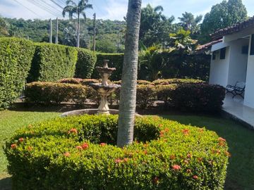 Casa Campestre en Venta Girardot, Ricaurte, Cundinamarca a una cuadra del Mall de Peñalisa