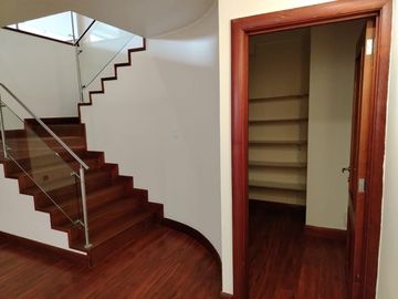 MAGNO DEPARTAMENTO EN VENTA EN SECTOR CANAL 8, QUITO