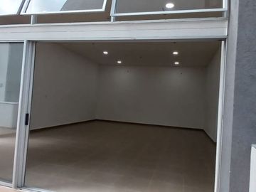 ¡Vive el lujo y la comodidad en este apartamento en venta en Altos de Menga! 🏡✨
