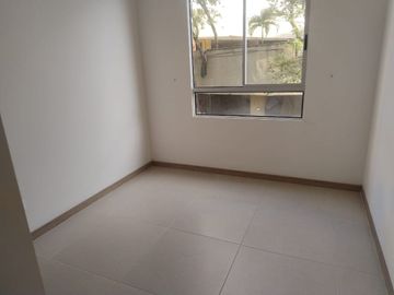 ¡Vive el lujo y la comodidad en este apartamento en venta en Altos de Menga! 🏡✨