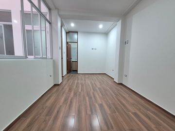 VENTA DE CASA EN URBANIZACIÓN LOS SAUCES CERCA DE LA UNIVERSIDAD SIPÁN