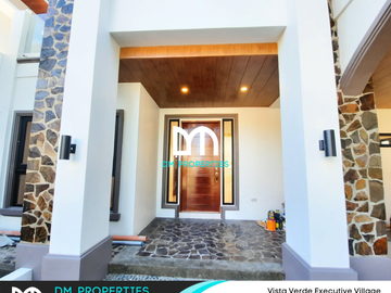 For Sale: 2-Storey House with Attic in Vista Verde Executive Village, Cainta Rizal