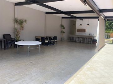 ESPACIOSO E ILUMINADO EN P.B. PRIVADA DE POCOS DEPTOS., CON AMENIDADES Y AREAS VERDES DE 3 RECAMARAS EN CORREGIDORA.