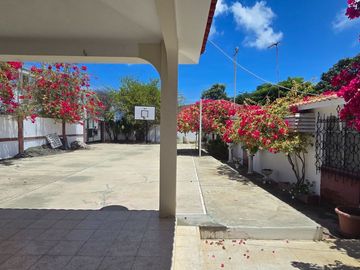 ¡Vendo Casa Esquinera 500m² en Salinas, Santa Elena, ¡Colegio Rubira!