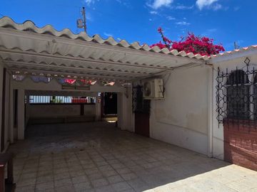 ¡Vendo Casa Esquinera 500m² en Salinas, Santa Elena, ¡Colegio Rubira!