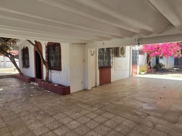 ¡Vendo Casa Esquinera 500m² en Salinas, Santa Elena, ¡Colegio Rubira!