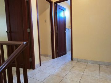 Vendo Casa Esquinera en Urbanización Estrella del Mar con 4 Dormitorios 199 m²