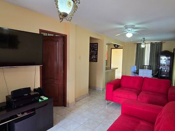 Vendo Casa Esquinera en Urbanización Estrella del Mar con 4 Dormitorios 199 m²