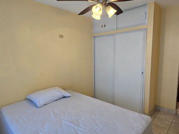 Vendo Casa Esquinera en Urbanización Estrella del Mar con 4 Dormitorios 199 m²