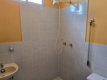 Vendo Casa Esquinera en Urbanización Estrella del Mar con 4 Dormitorios 199 m²