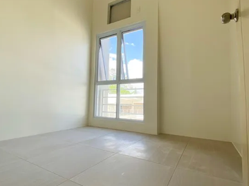 RFO Brand New 2 Storey Townhouse for sale in Tagaytay near the main road - Fully Furnished